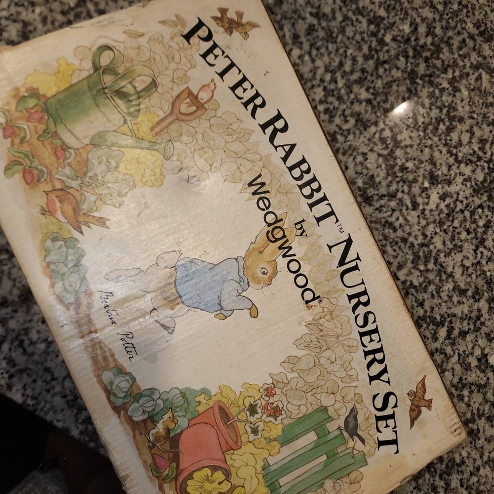 Wedgwood Peter Rabbit Nursery Set - Picture 11 of 11